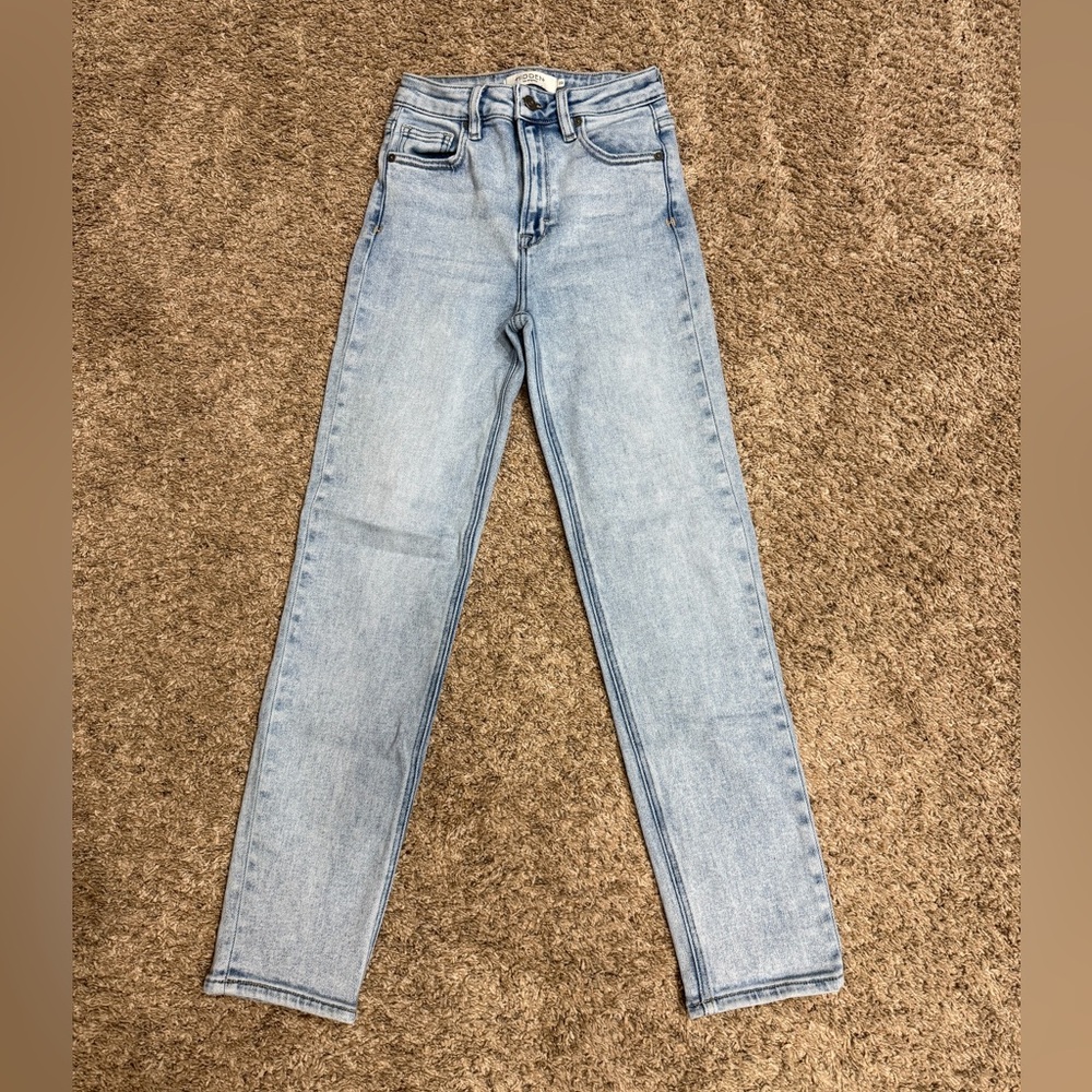 Hidden Straight Leg Jeans